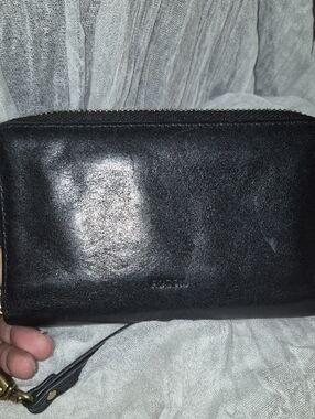 Fossil Black Leather Zip Wristlet with Gold Hardware